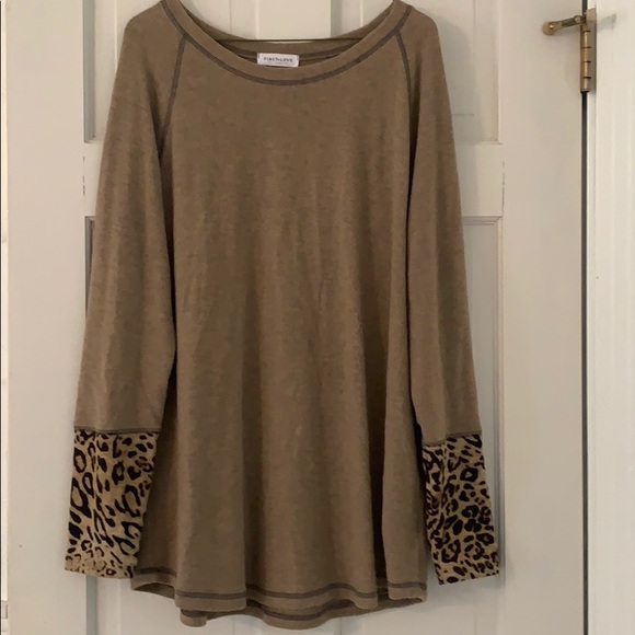 Sweater - Picture 1 of 3